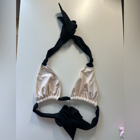 White Fox Boutique Black and Cream Bikini Set - Picture 4 of 9
